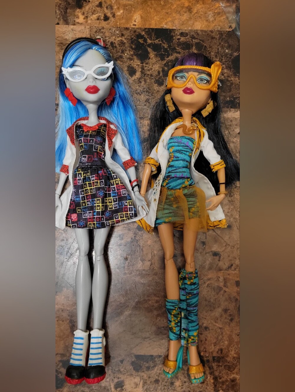 G1 Monster High Mad Science Cleo De Nile & Ghoulia Yelps Lab Partners EUC